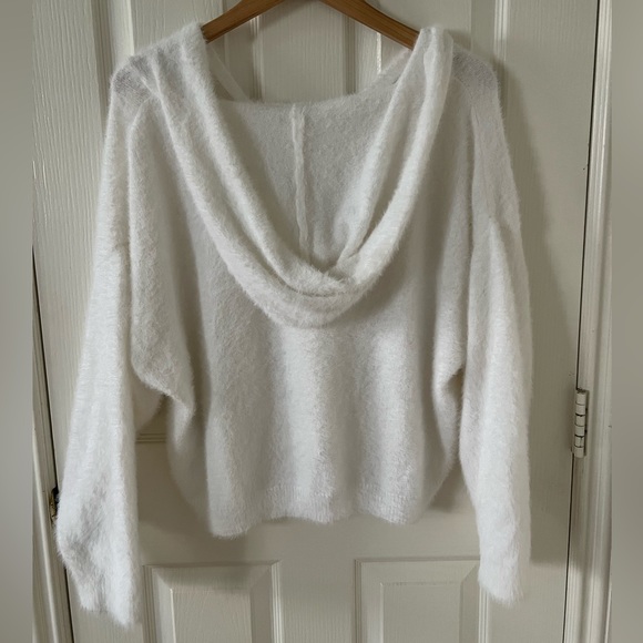 Anthropologie Pilcro NWT 🆕 white fuzzy hooded sweater, 1X - Picture 3 of 12